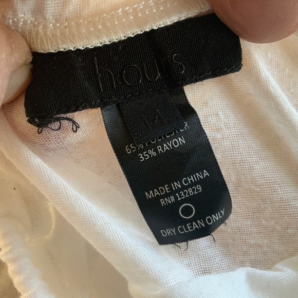 HOURS white asymmetrical light t/drawstring neckline/M - Picture 4 of 6